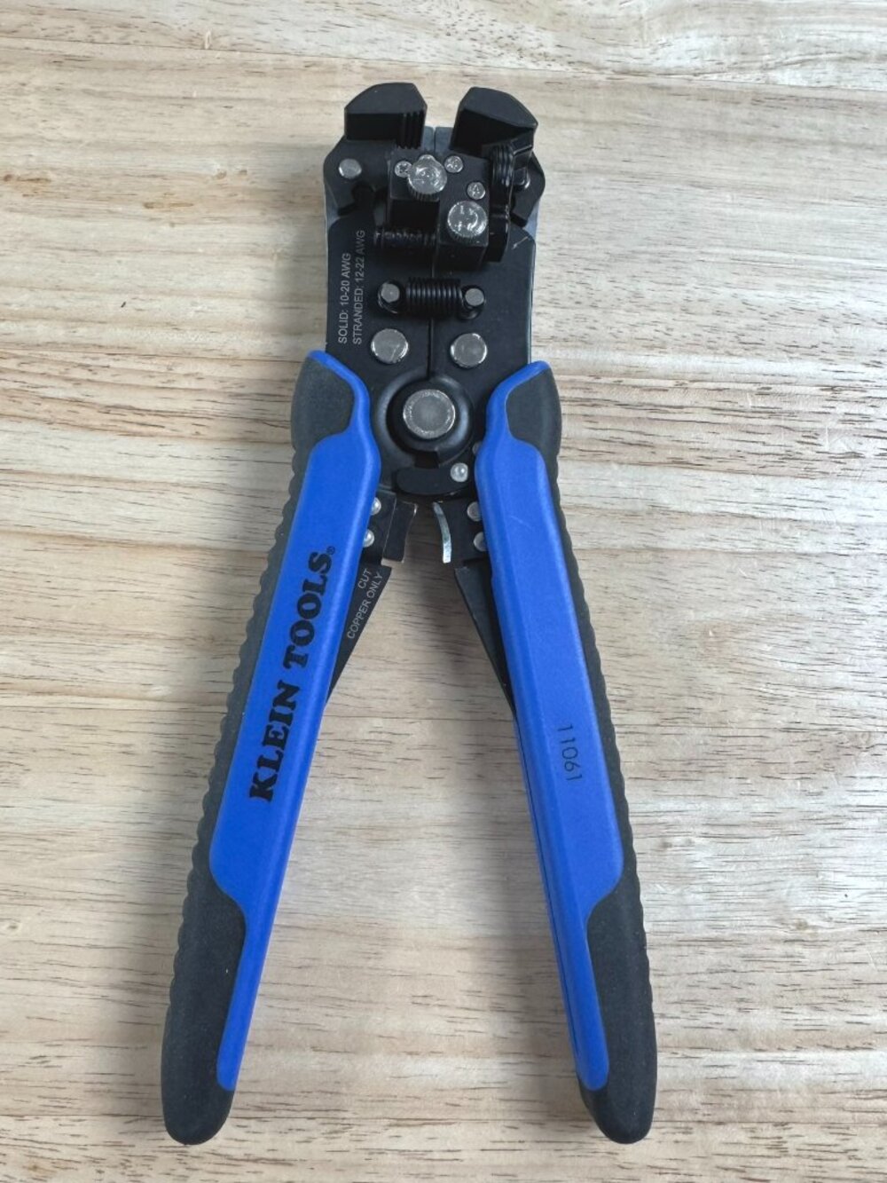 Klein Tools 11061 Self Adjusting Wire Stripper and Cutter MC-120